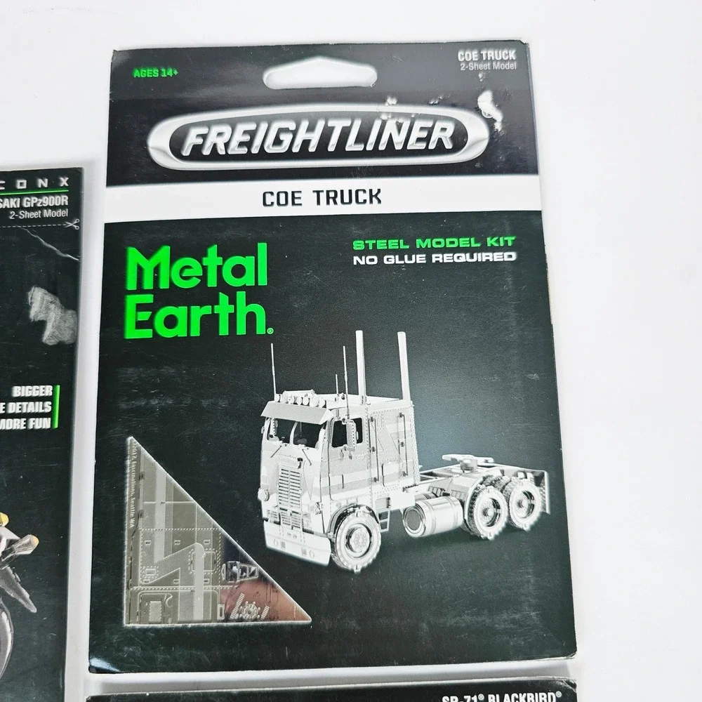 Metal Earth 3D Steel Model Kit Lot of 3 Kawasaki Freightliner SR-71 Blackbird